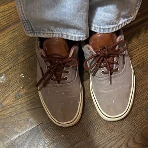 Vans Men's Brown Canvas Sneakers